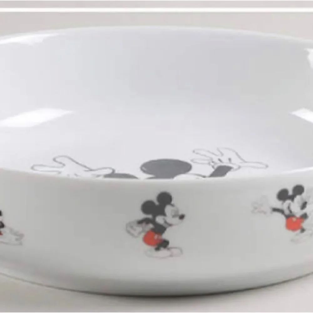 💦💦 Disney Mickey Mouse Spashing In Puddle Dinner Bowl 🥣 - Picture 2 of 3
